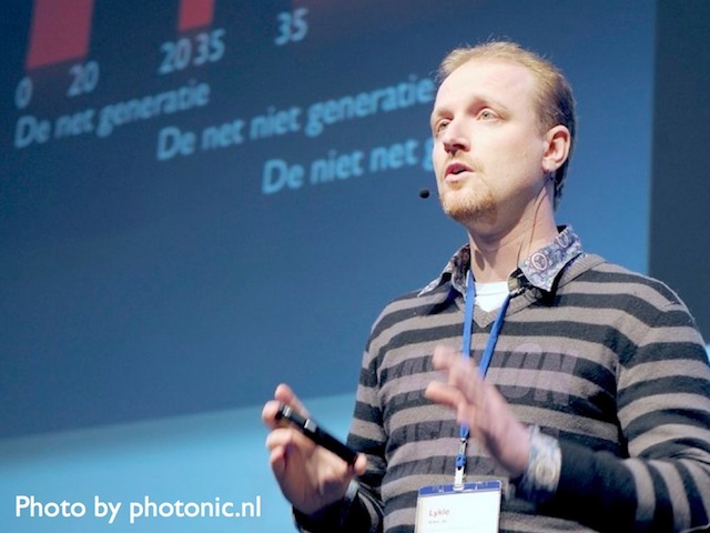 LykledeVries_Public_Speaker003